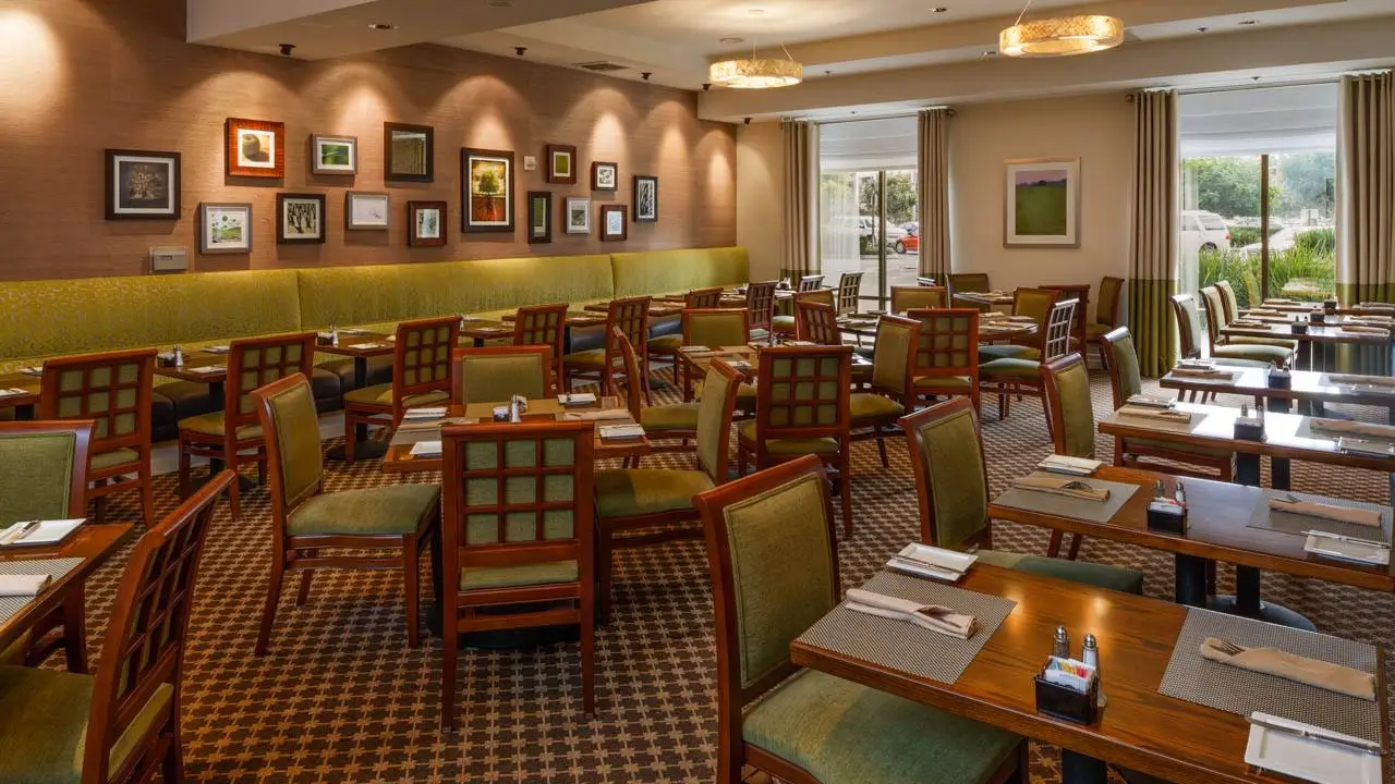 Restaurante 90 Pacifica Restaurant & Wine Bar Doubletree Irvine