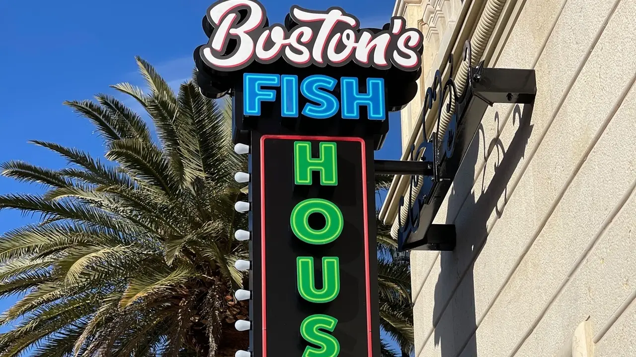 Boston's Fish House & Bar Updated 2024, Seafood Restaurant in Las