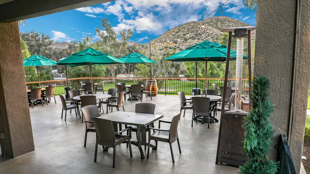 Canyon Lake Country Club Bar & Grill Restaurant Canyon Lake, CA