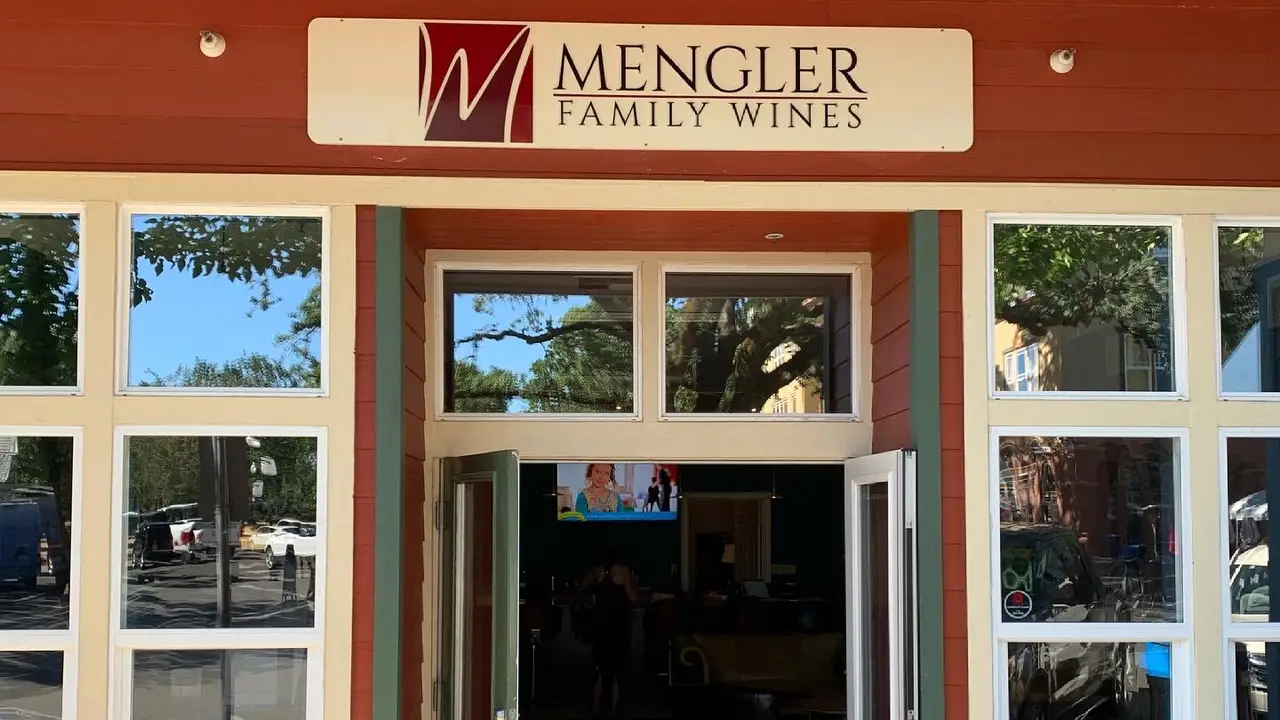 Mengler Family Wines Tasting Lounge - Mengler Family Wines, Windsor, CA