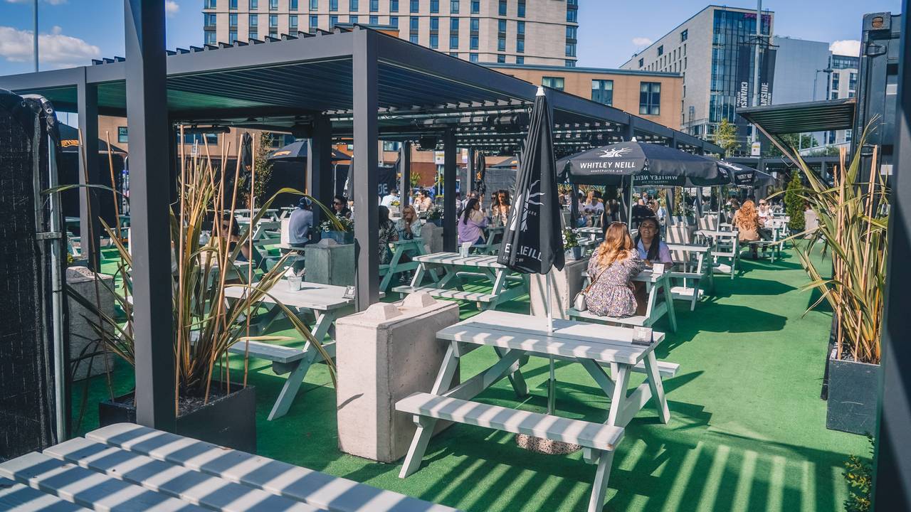 bills beer garden glasgow