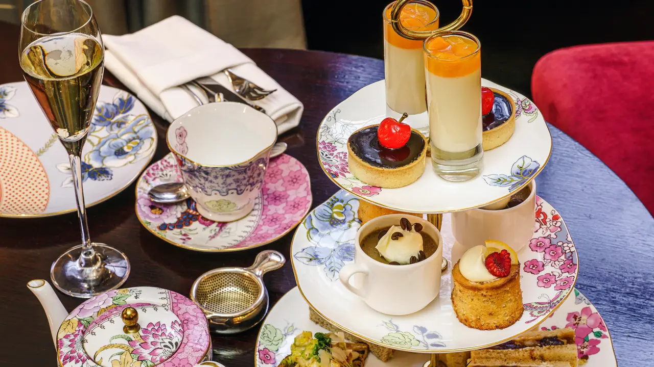 Afternoon Tea at DoubleTree by Hilton Kensington Restaurant London