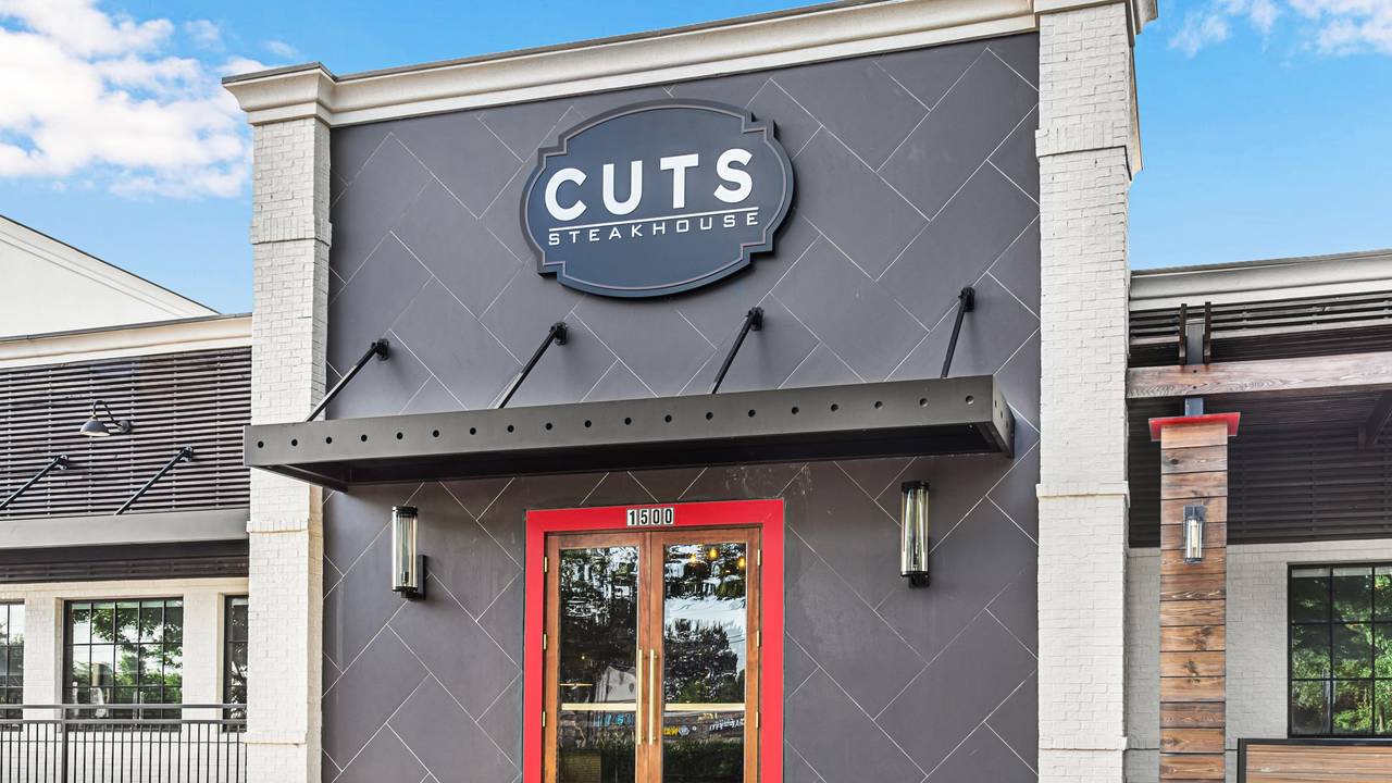 Cuts Steakhouse - Sugarloaf Restaurant - Suwanee, GA