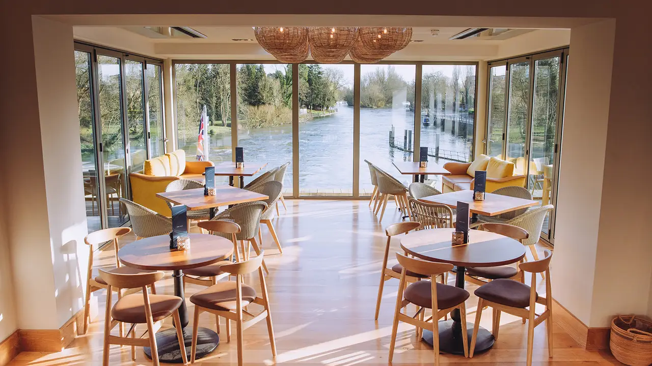 The Boathouse at Boulters Lock Restaurant Maidenhead, Berkshire