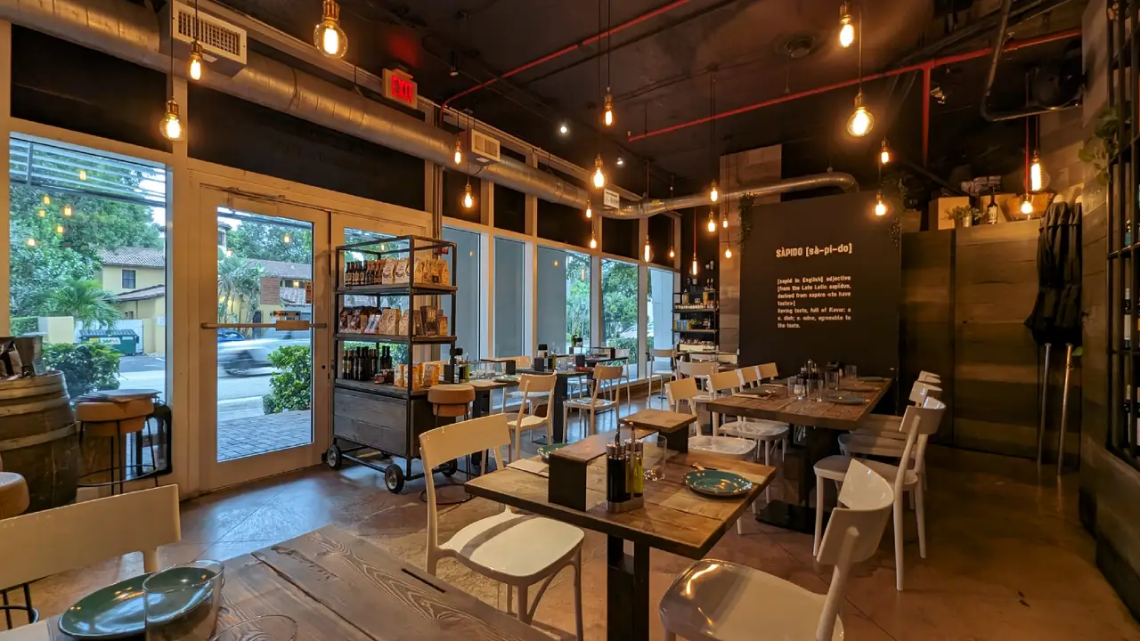 Sapido Italian Restaurant, Pizza , Wine , Market and Café Fort