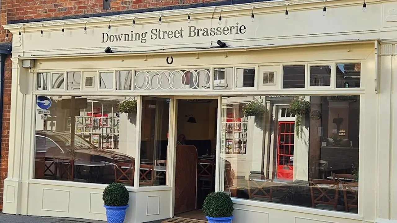 Restaurante Downing Street Brasserie - Farnham, , Surrey | OpenTable