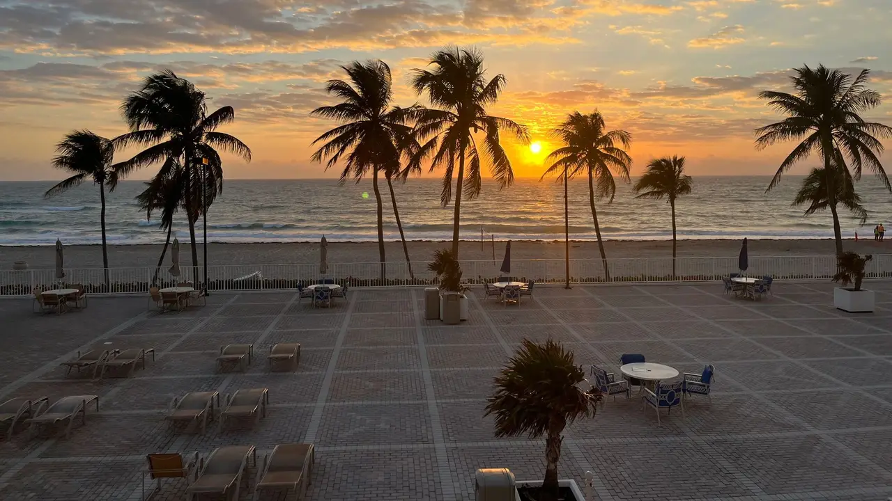 LuxeBistro Oceanside at Quadomain Restaurant Hollywood, FL OpenTable