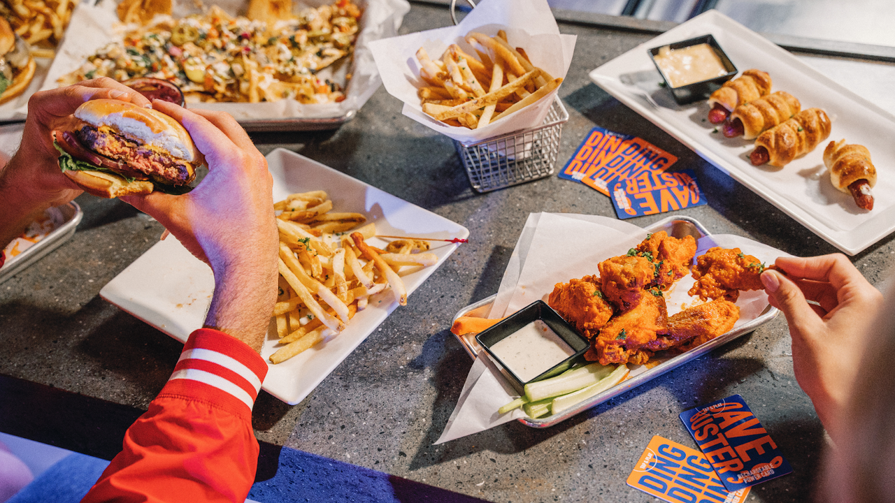 Restaurante Dave Buster's Louisville Saint Matthews, KY