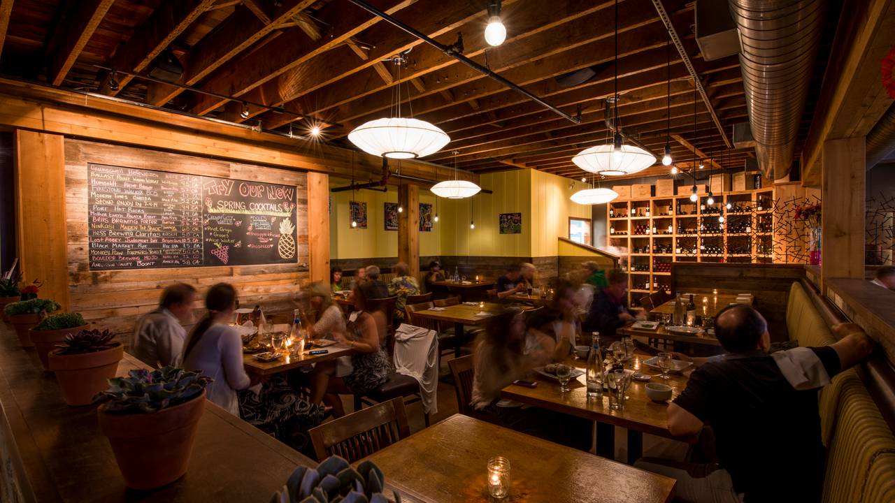 Best Restaurants In Coronado Opentable Leroy S Kitchen Lounge