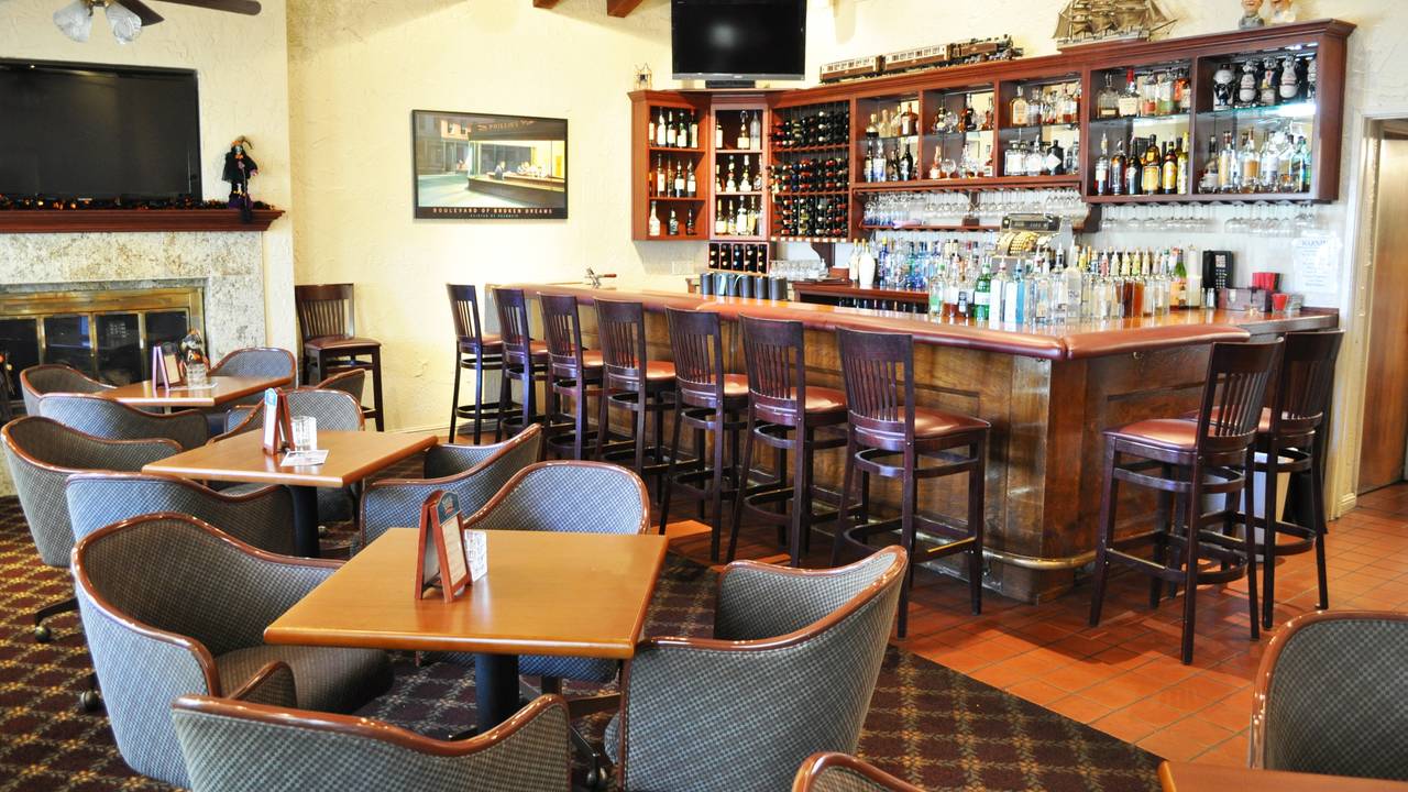 Pezzella S Villa Napoli Restaurant Sunnyvale Ca Opentable