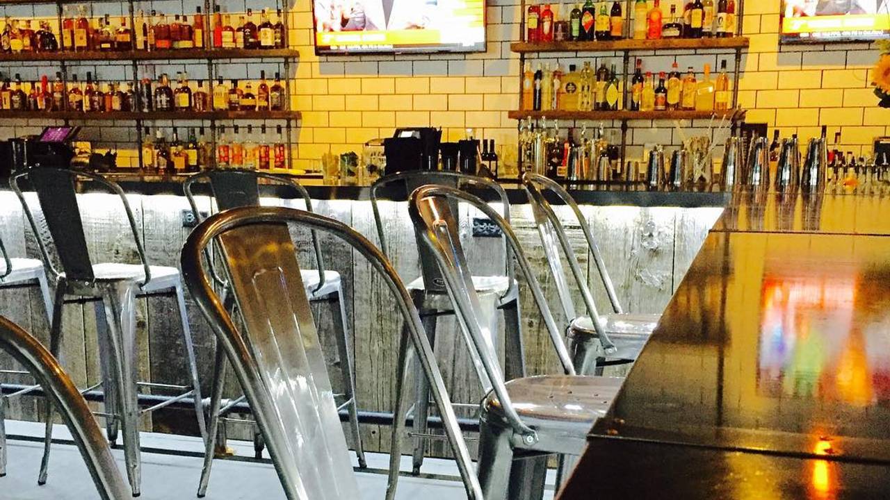 Best Restaurants In Frankfort Ave Crescent Hill Opentable Best American Restaurants In Frankfort Ave Crescent Hill