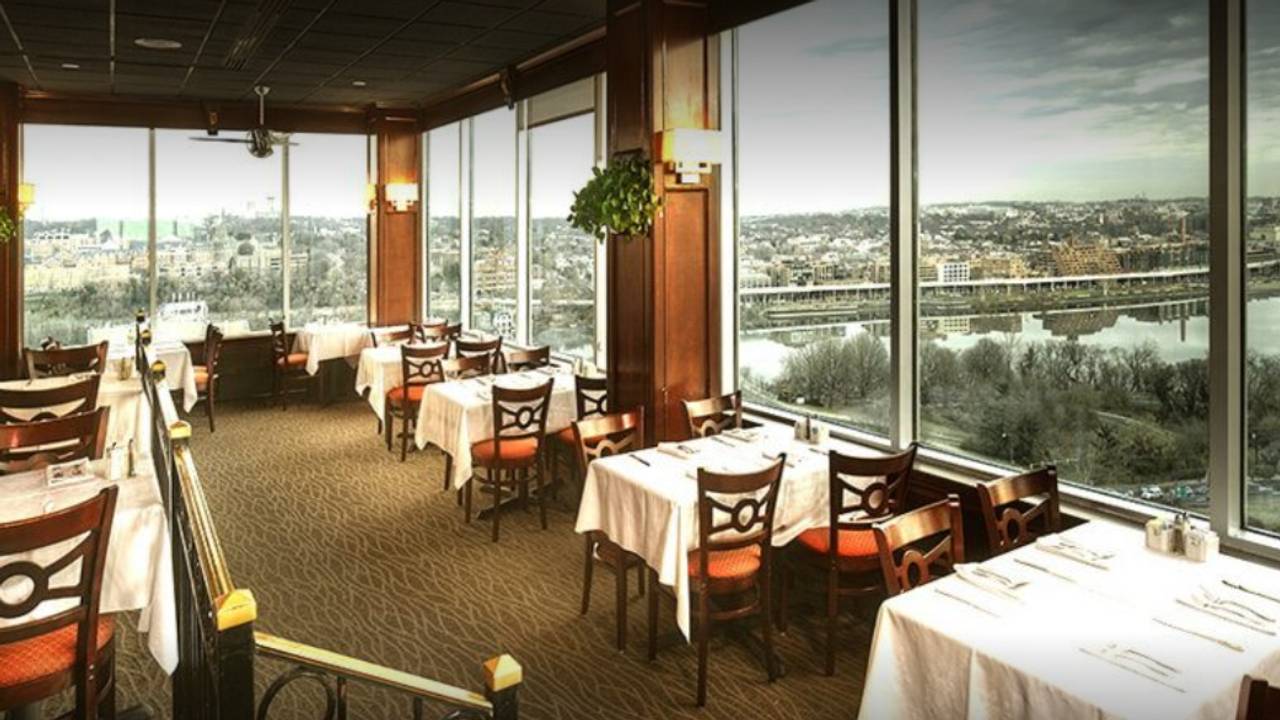 Best Restaurants In Georgetown Opentable Vantage Point At Holiday Inn Rosslyn