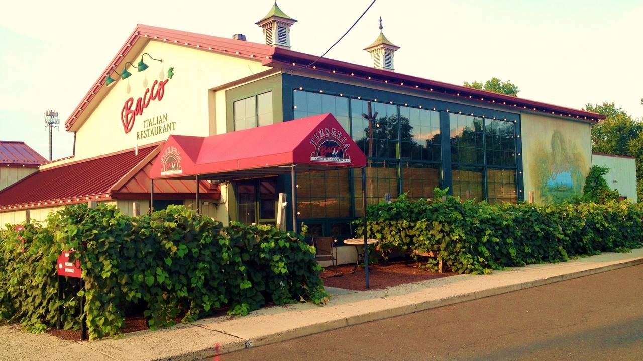 10 Restaurants Near Montgomeryville Mall Opentable Bacco North Wales
