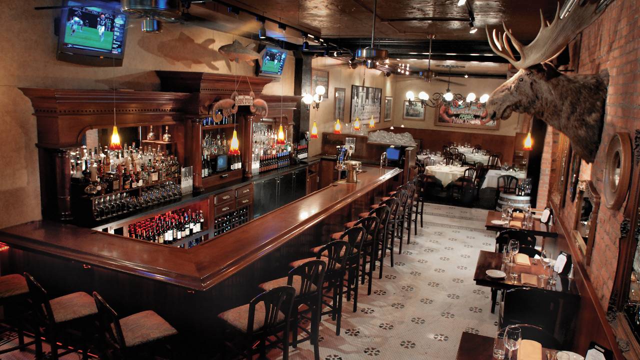 Best Restaurants In Cleveland Opentable Salmon Dave S Pacific Grille
