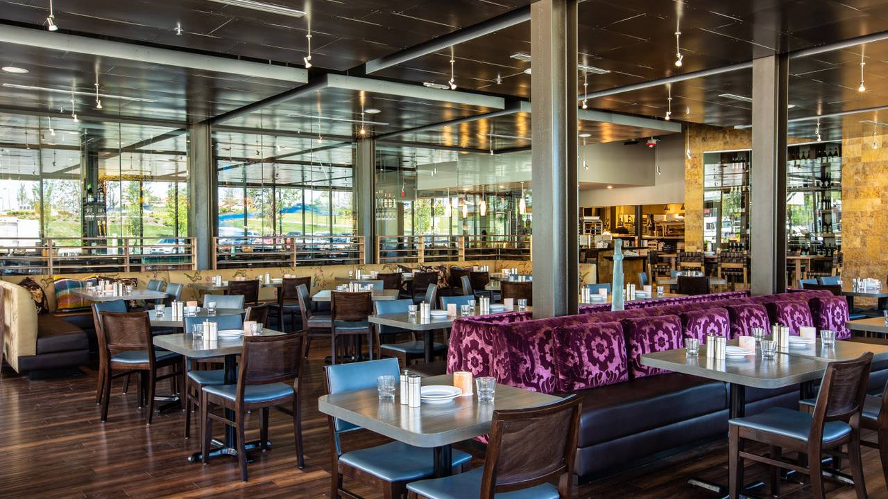 Pinstripes Cleveland Restaurant Beachwood Oh Opentable