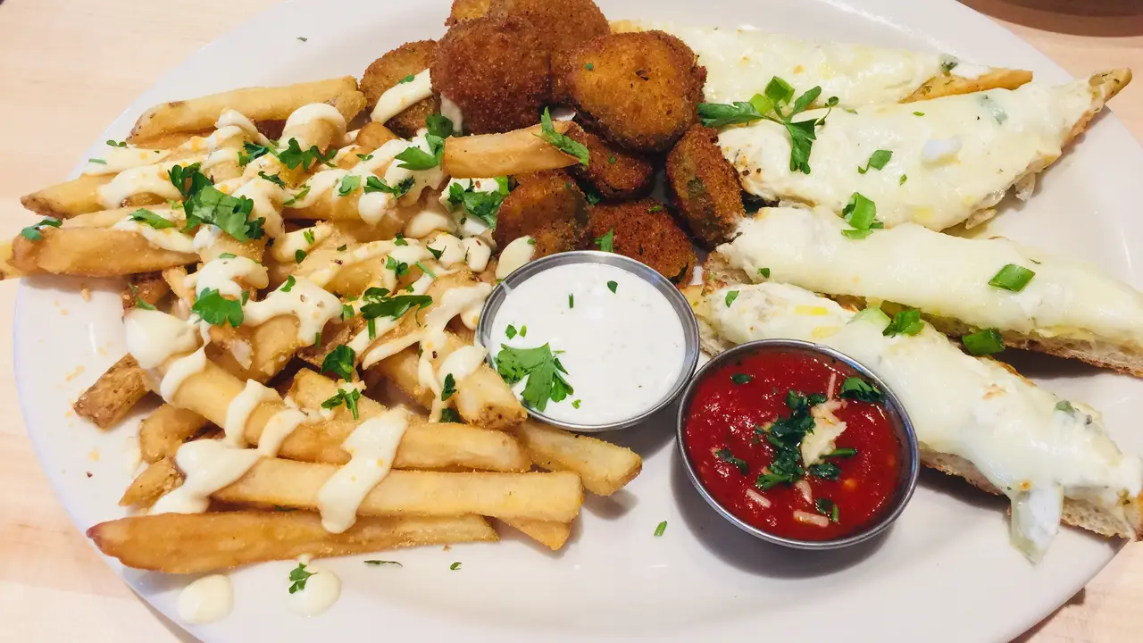 Old Chicago Pizza & Taproom Lawrence Restaurant Lawrence, KS