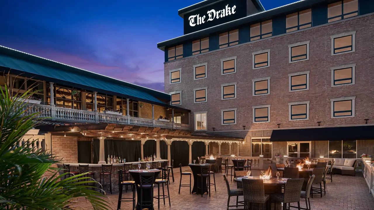 Restaurant Colonial Room at The Drake Oak Brook Oak Brook, , IL