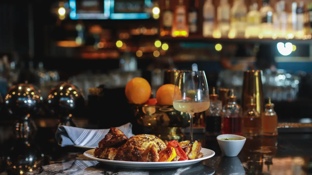 800 Degrees Carolina Bar One Lounge Restaurant Charlotte, NC