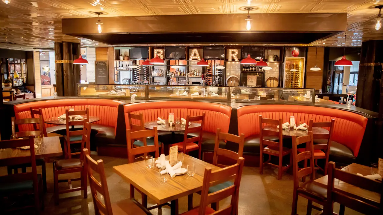 Dels Italian Kitchen Restaurant - Kitchener, , ON | OpenTable