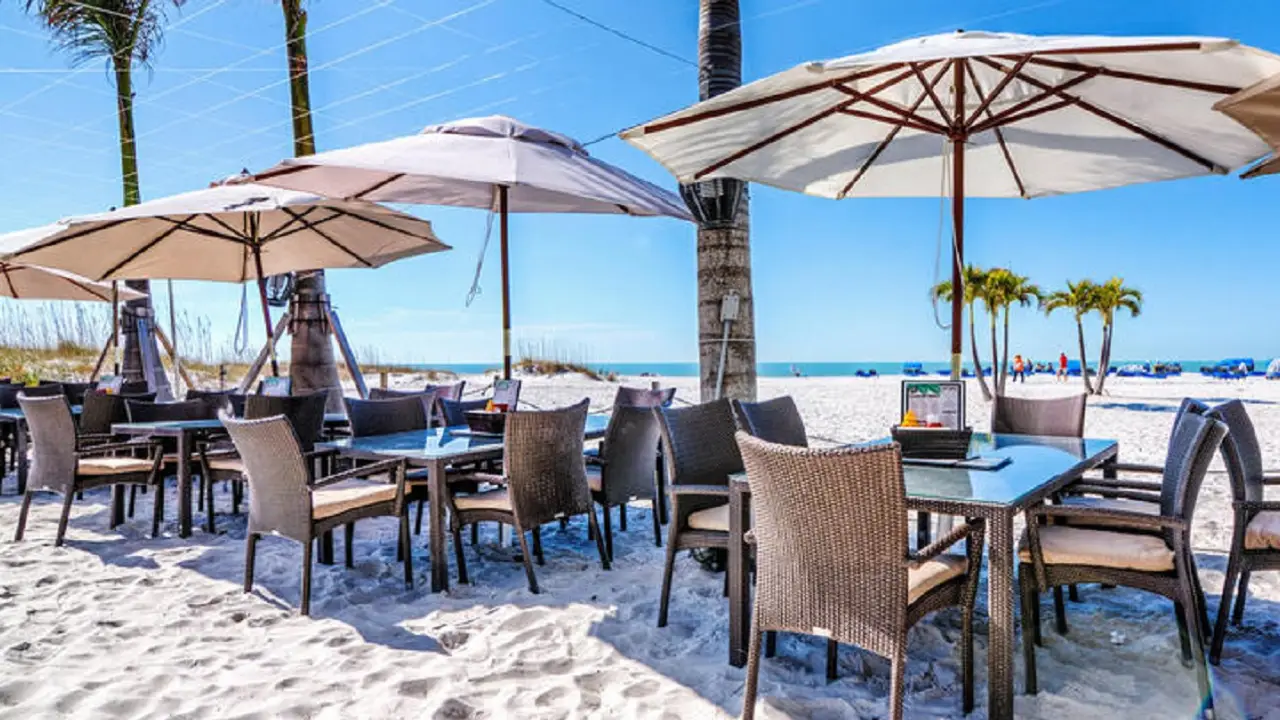 Bongos Beach Bar and Grille at Grand Plaza Resort Restaurant St Pete