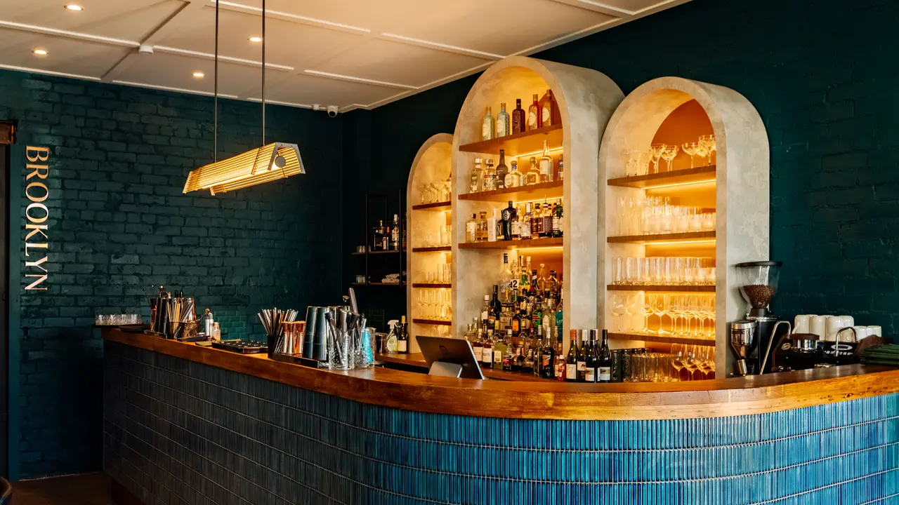 Restaurante Brooklyn Cocktail Bar Elwood, AUVIC OpenTable
