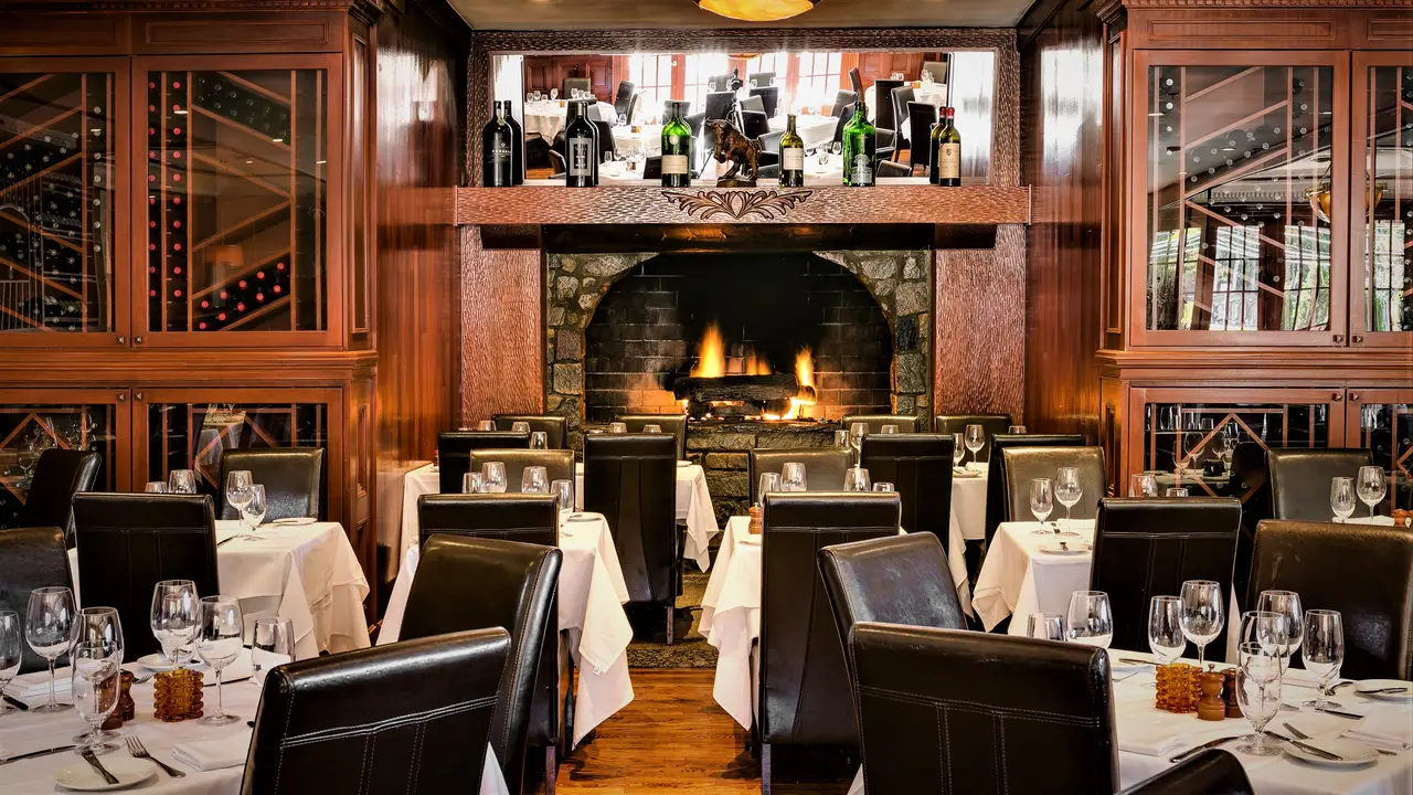 Main Dining Room - Benjamin Steakhouse - Westchester, White Plains, NY