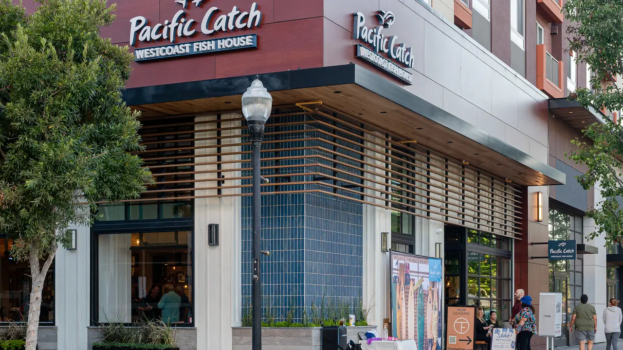Entrance of Pacific Catch Sunnyvale - Pacific Catch Sunnyvale, Sunnyvale, CA