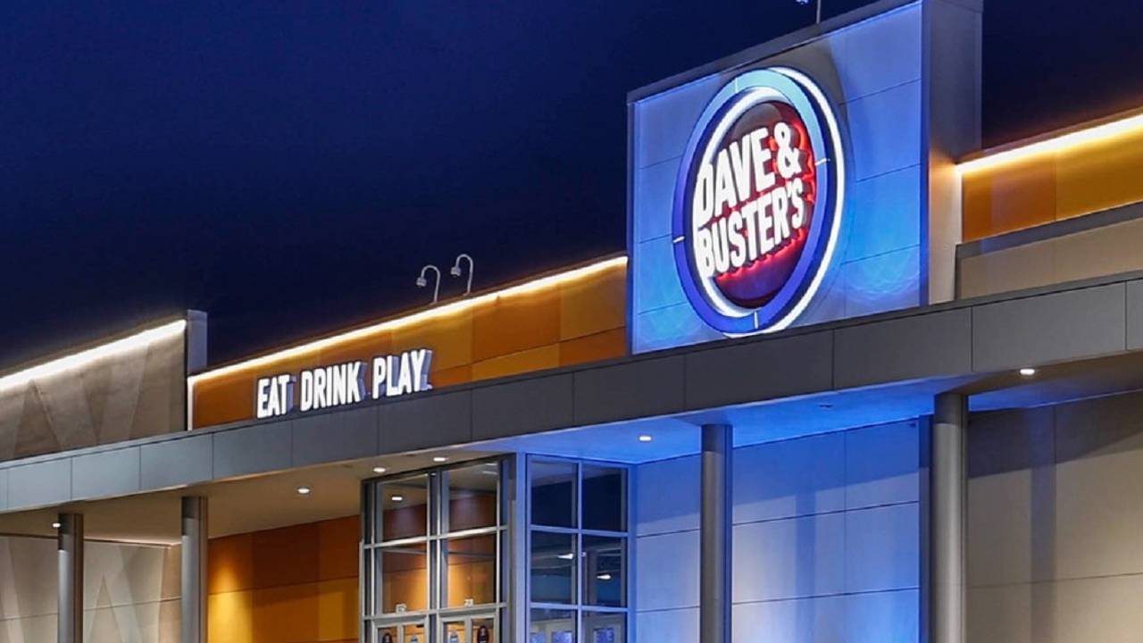 Food & Fun at Dave & Buster's - Epic Kids