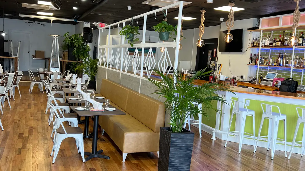 Latino fusion with a bright and airy ambiance ! - Alma Bistro - Norwalk, Norwalk, CT