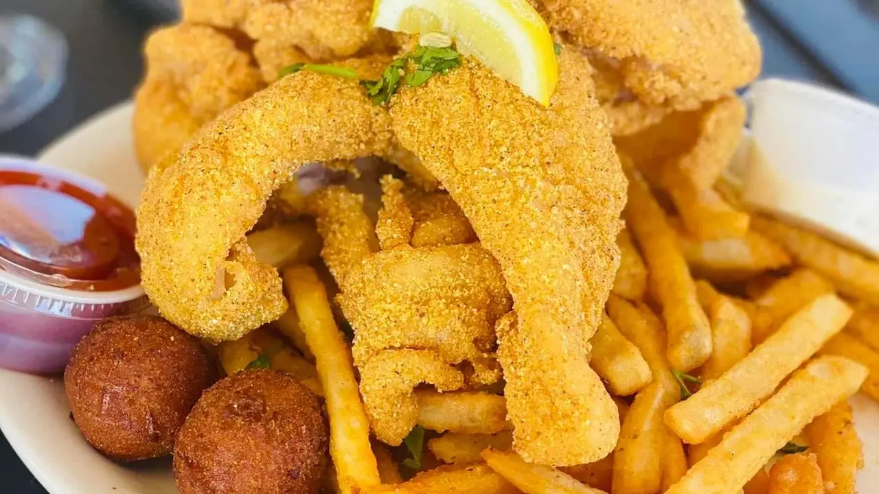 Best fried catfish in texas  - Skipper's Pier: Coastal Cajun Kitchen, Gladewater, TX