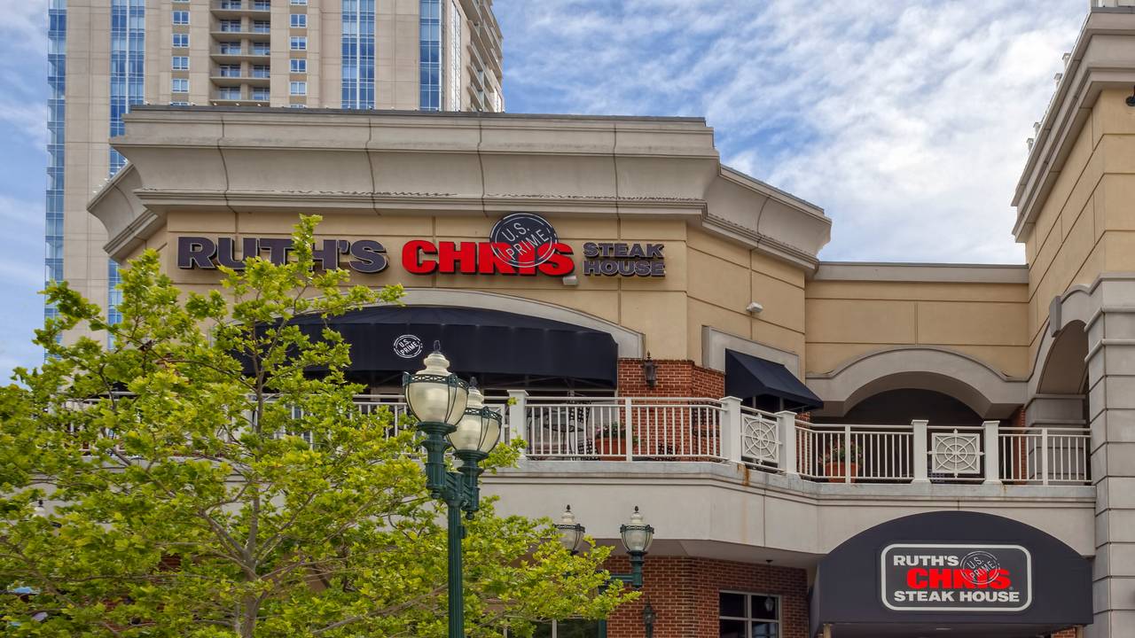 Ruth chris outdoor online seating