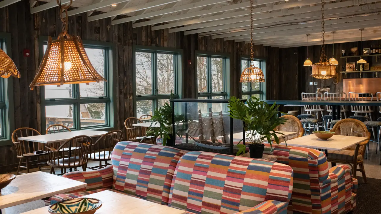 The Raw Bar at Island Creek Oyster Farm Restaurant Duxbury, MA