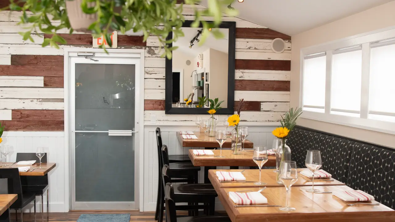 Italian-Inspired Kitchen &amp; Bar Without Borders - Leonessa, Yarmouth, MA