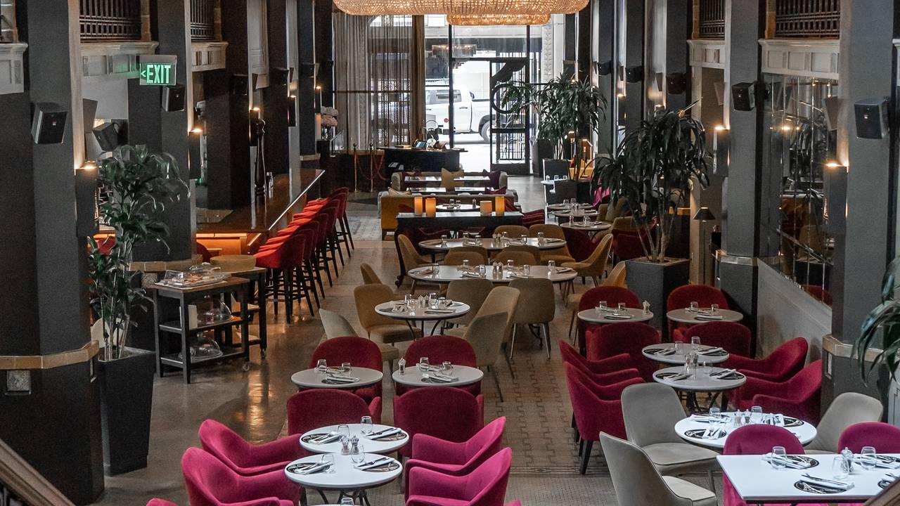 Le Central in Paris - Restaurant Reviews, Menu and Prices