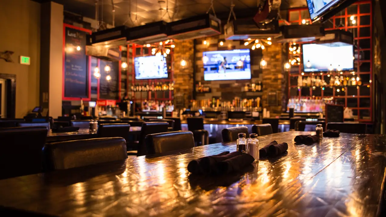 Casual, Family Friendly Restaurant &amp; Bar - Alley's Alehouse, Fishers, IN