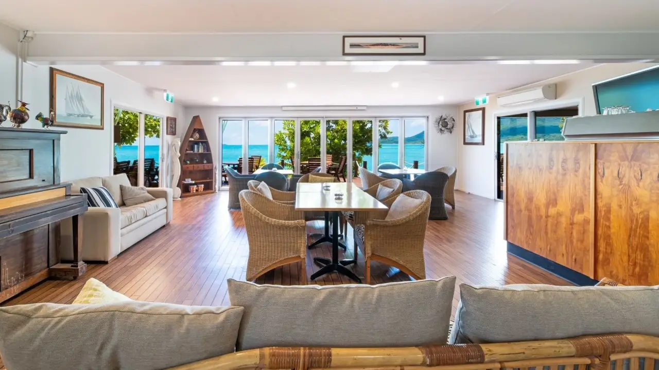 Monte's Bar & Grill Restaurant Hideaway Bay, AUQLD OpenTable