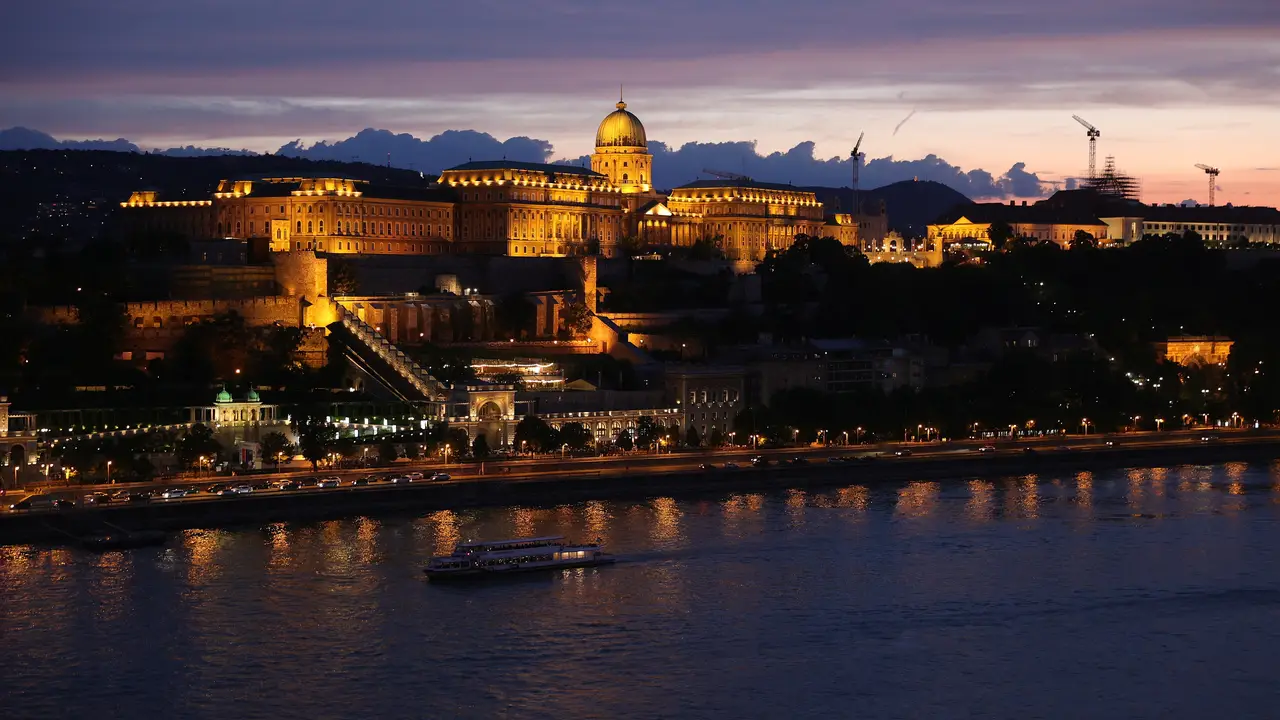 Zug Bar Budapest