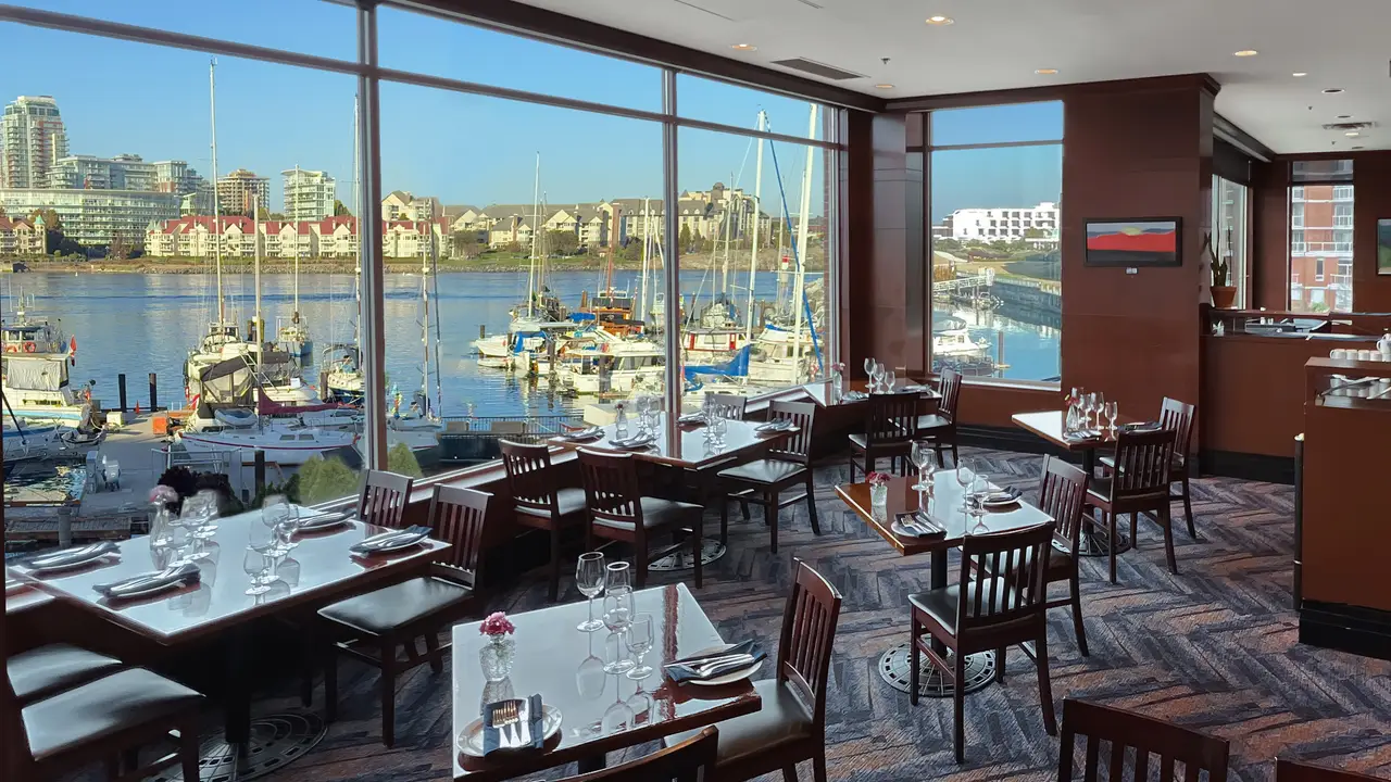 Blue Crab Seafood House Coast Victoria Hotel & Marina by APA