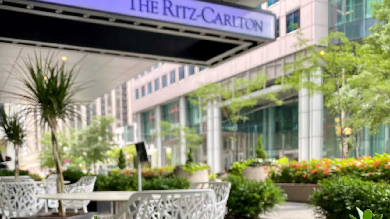 Ritz Bar – The Ritz-Carlton, Toronto, Toronto, ON