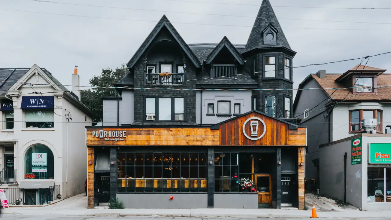 Pour House Pub & Kitchen, Toronto, ON