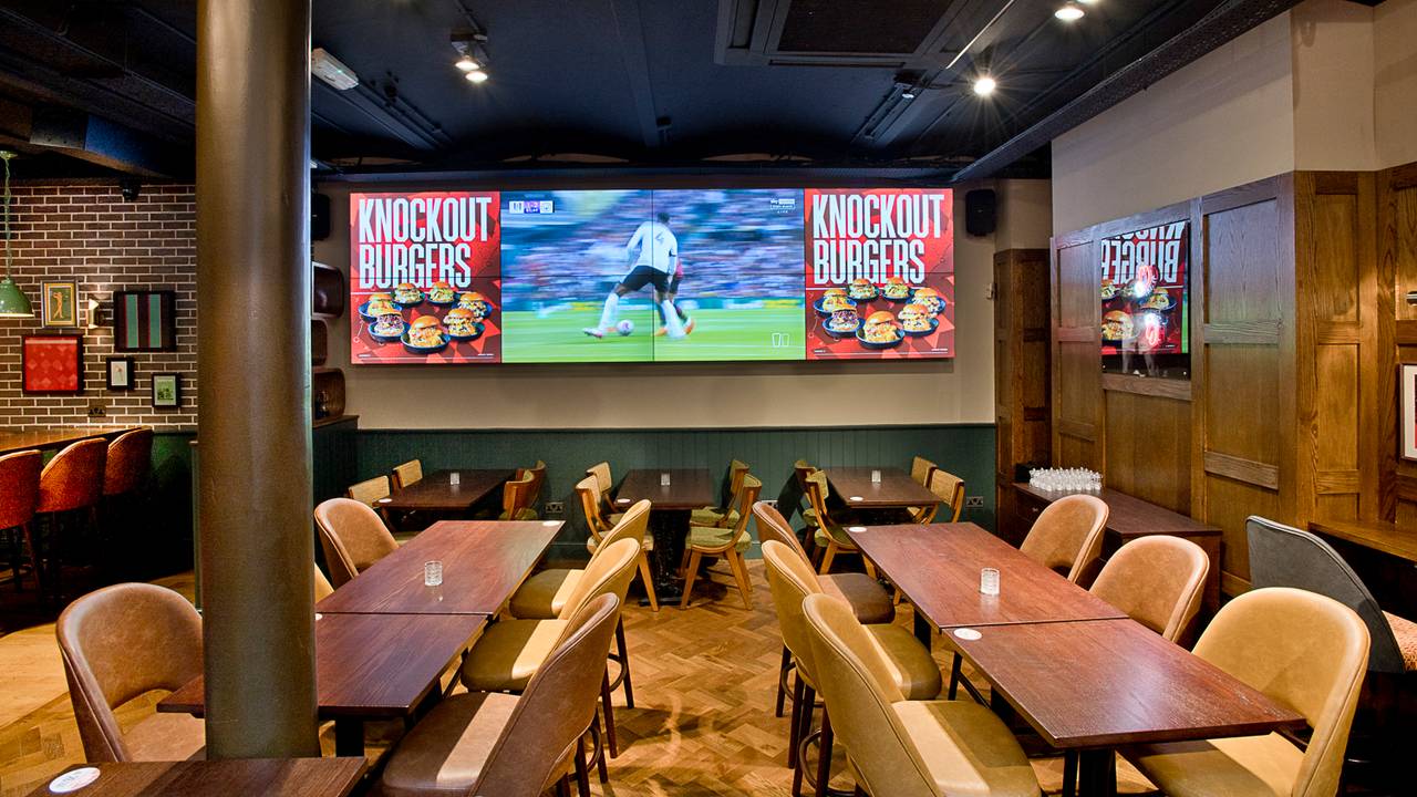 Clubhouse 5 Sports Bar & Kitchen Restaurant - London, Greater London |  OpenTable