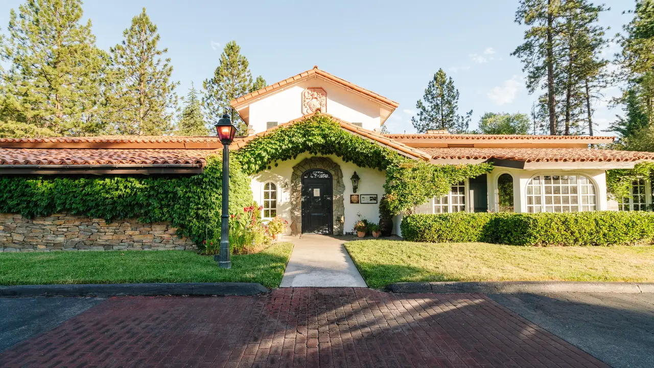 The Elderberry House, Oakhurst, CA