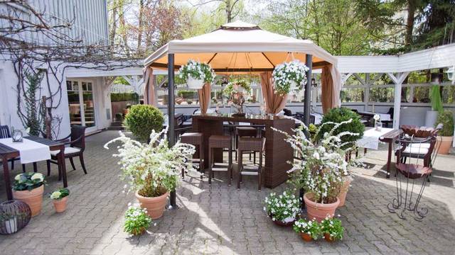 Alte Bergmuhle Landgasthof Vinothek Restaurant Dreieich He Opentable