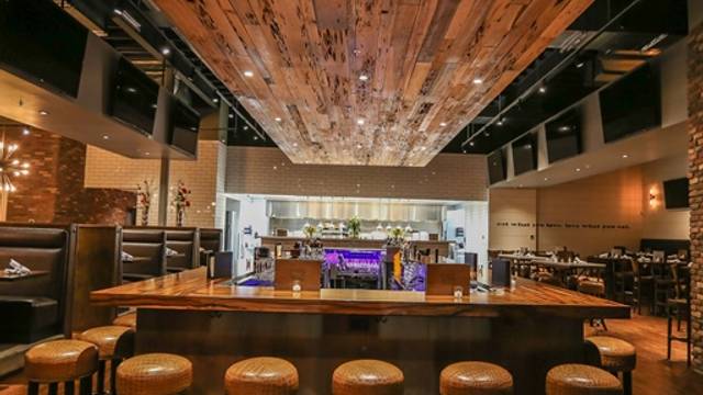 Five West Kitchen Bar Rochester Restaurant Info Reviews Photos Kayak