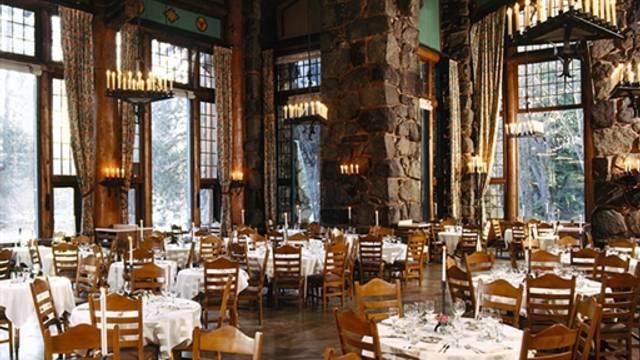 Una foto del restaurante The Ahwahnee Hotel