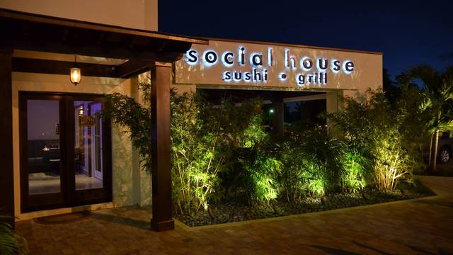 Social House Sushi & Grill