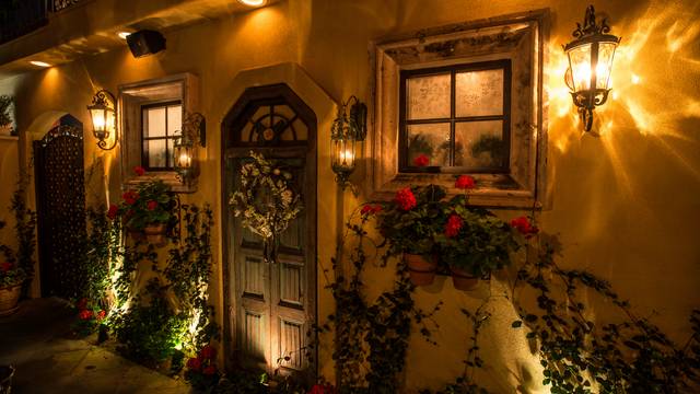 Cafe Monarch Scottsdale Restaurant Info Reviews Photos Kayak