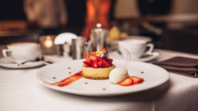 Spago Beverly Hills Restaurant Beverly Hills Ca Opentable