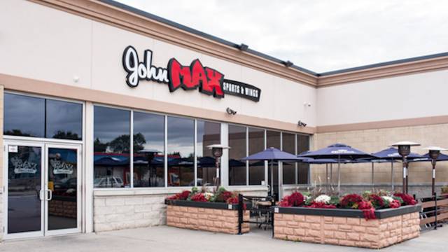 Een van John Max Sports & Wings - Dougall Ave restaurant