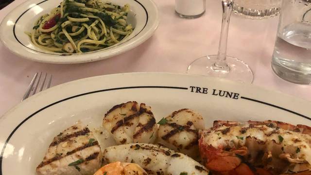 A photo of Tre Lune restaurant